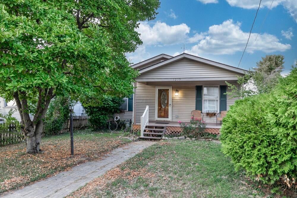 Locust St, Lancaster, OH 43130