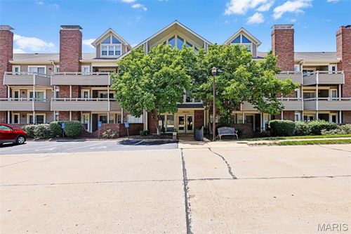 unit-206-1033 Wilton Royal Dr, Saint Louis, MO, 63146-5555 | Card Image