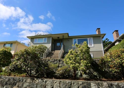 7621 Elliott St, Vancouver, BC, V5S2N8 | Card Image