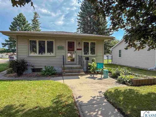 1326 N Payne St, New Ulm, MN, 56073-1482 | Card Image