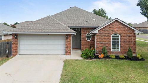 1525 Central Pkwy, Norman, OK, 73071-3846 | Card Image