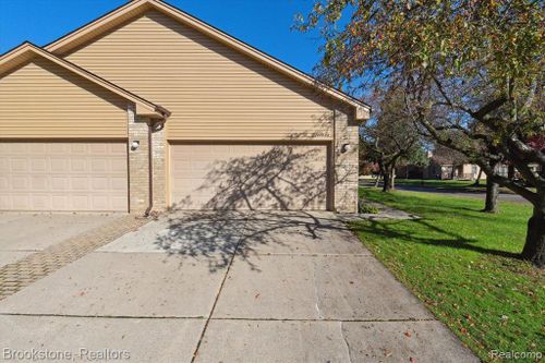 41424 Ambercrest Drive, Sterling Heights, MI, 48314 | Card Image