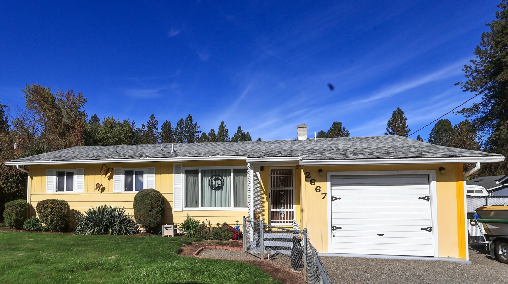 Cloverlawn Dr, Grants Pass, OR 97527
