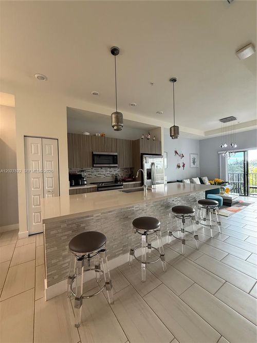 32-7815 Nw 104th Ave, Doral, FL, 33178-4452 | Card Image