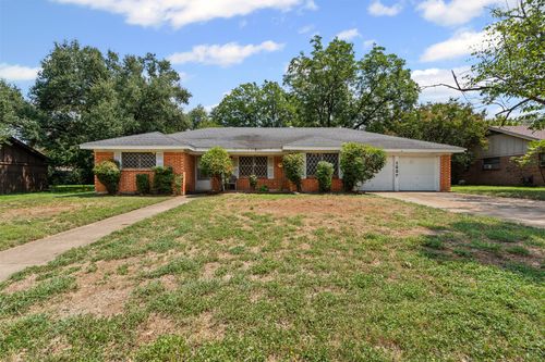 1237 Wedgewood Dr, Cleburne, TX, 76033-4629 | Card Image