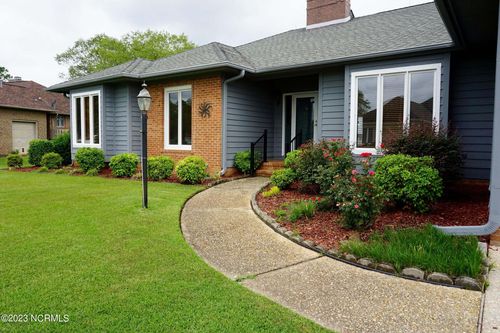 867 Castleberry Ct, Vass, NC, 28394-8306 | Card Image