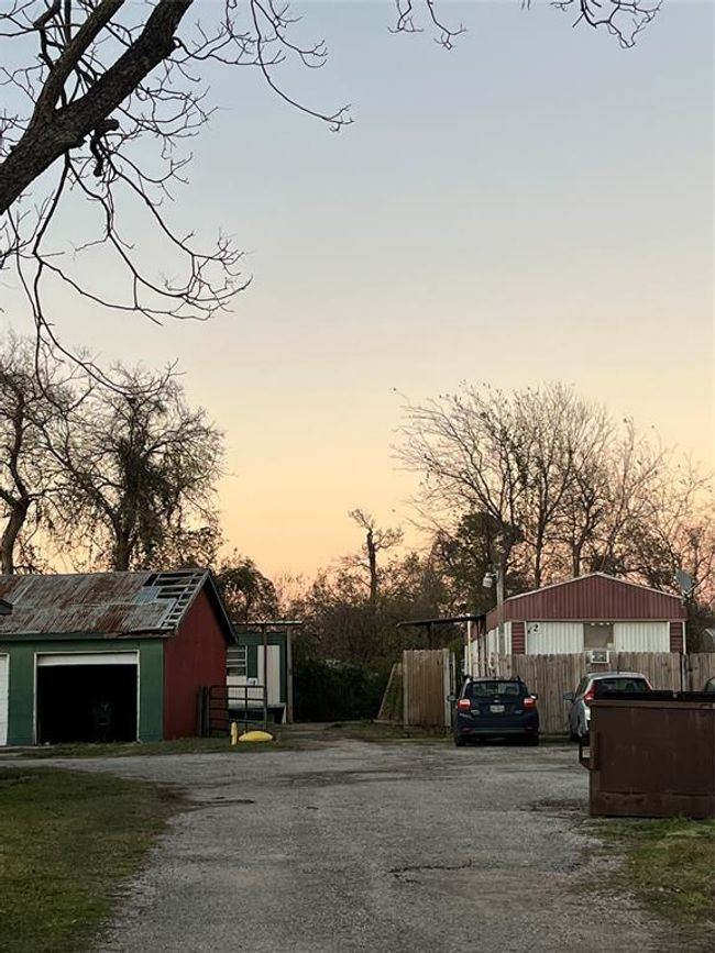 16305 De Zavalla Rd, Home with 2 bedrooms, 2 bathrooms and null parking in Channelview TX | Image 5