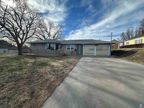 302 W 13th St, Concordia, KS, 66901-4702 | Card Image