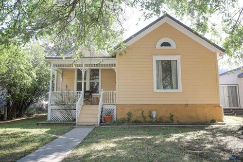 141 N 5th St, Hot Springs, SD, 57747 | Card Image