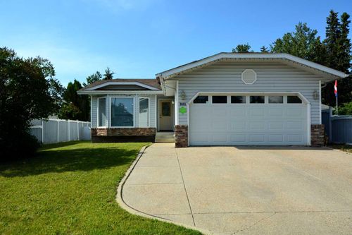 5032 12 Ave, Edson, AB, T7E1G2 | Card Image