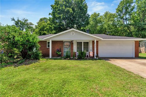 2317 N Woodlark Ln, Fayetteville, AR, 72704-5620 | Card Image