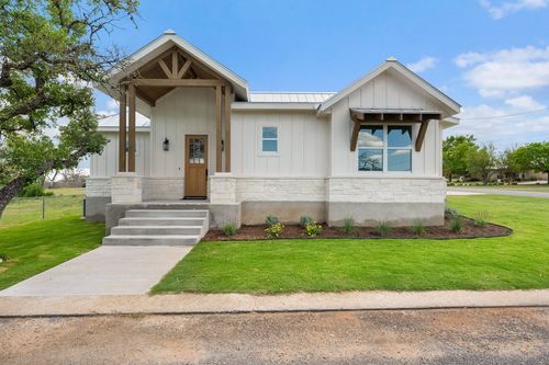 501 Ranchview Dr, Johnson City, TX, 78636 | Card Image