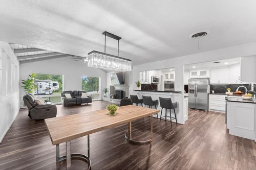 910 Imperial Ln, Huffman, TX, 77336-2916 | Card Image