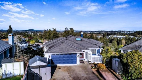 380 Crystalview Terr, Langford, BC, V9B5S5 | Card Image