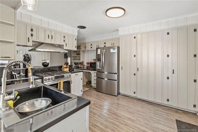 1005 Cherryhill St, House other with 3 bedrooms, 2 bathrooms and null parking in Lake Charles LA | Image 5