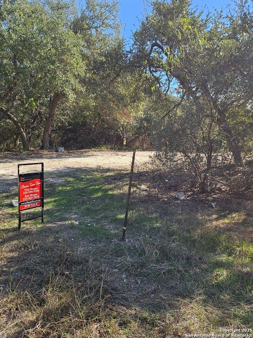 1290 Tee Pee Dr, Spring Branch, TX, 78070-4127 | Card Image