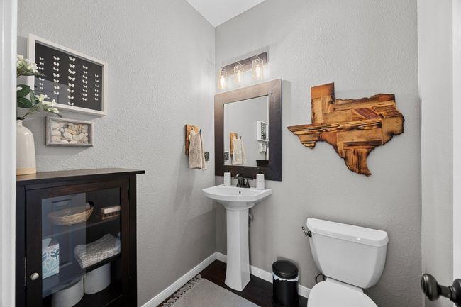 1/2 bath tucked away | Image 19