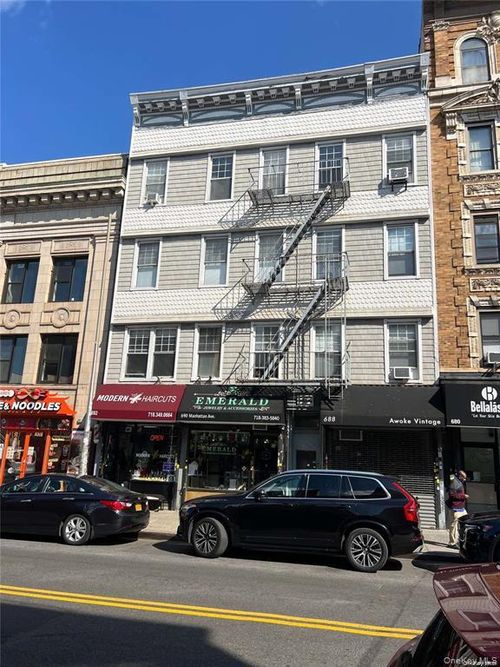 688 Manhattan Ave, Brooklyn, NY, 11222-3071 | Card Image