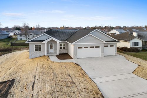 4313 Deerbrook Ln, Manitowoc, WI, 54220-0924 | Card Image