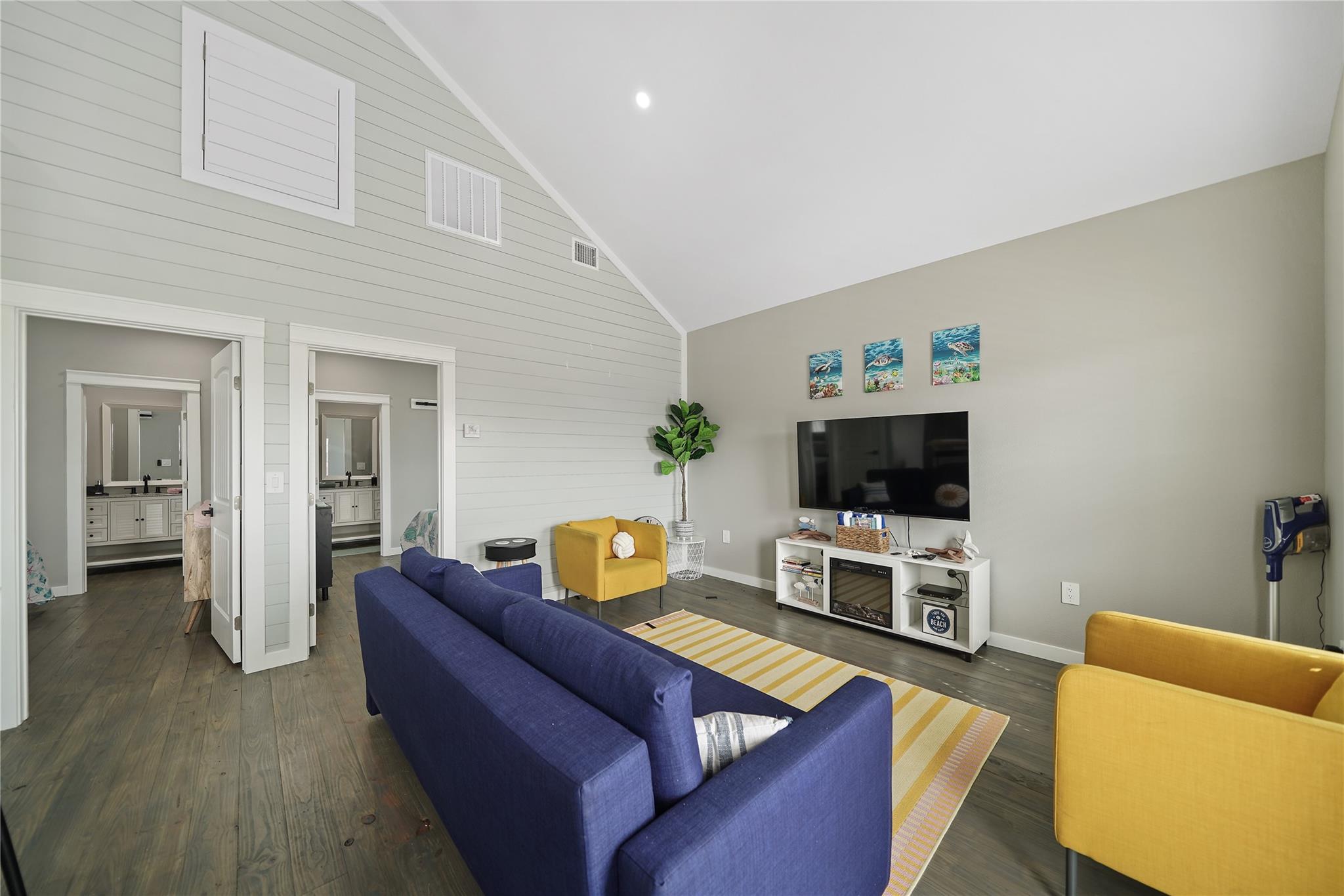 Residential in Gilchrist 5