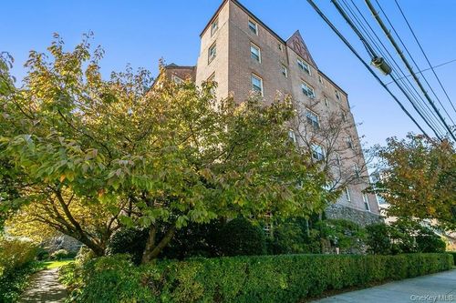 6f-151 Centre, New Rochelle, NY, 10805 | Card Image
