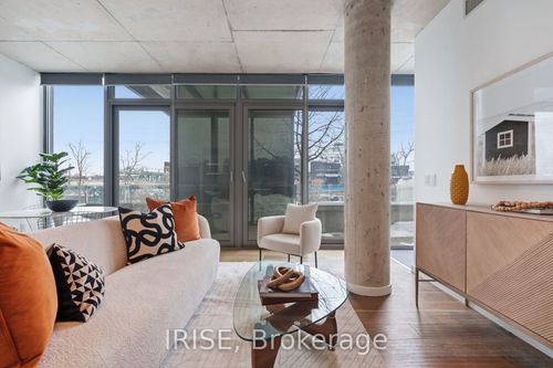 201-32 Trolley Cres, Toronto, ON, M5A0E8 | Card Image