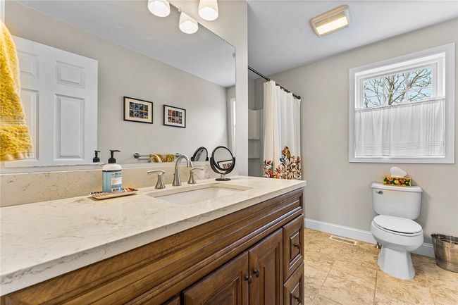 135 Crandall Rd, House other with 3 bedrooms, 3 bathrooms and 7 parking in Tiverton RI | Image 16