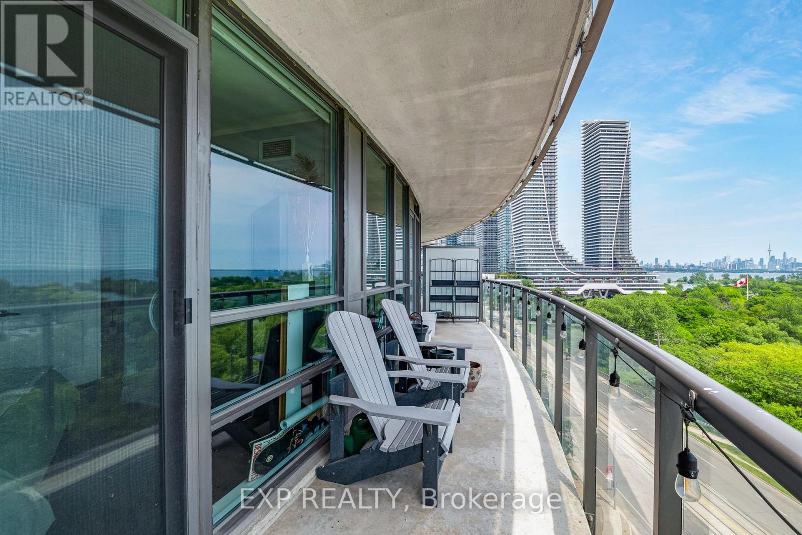 Residential in Toronto (Mimico) 4