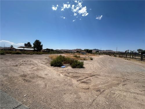 1745 E Meadow Ave, Moapa, NV, 89025-9166 | Card Image