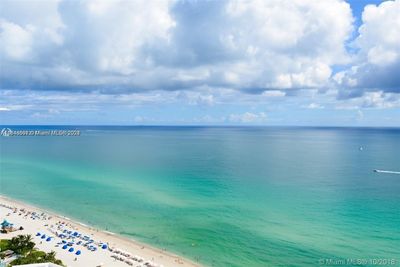 2507 - 17201 Collins Ave, Condo with 2 bedrooms, 2 bathrooms and null parking in Sunny Isles Beach FL | Image 2