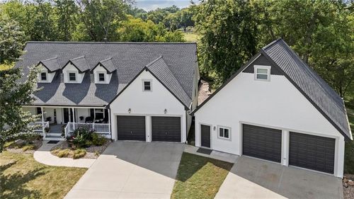 15869 150th St, Bonner Springs, KS, 66012-7212 | Card Image