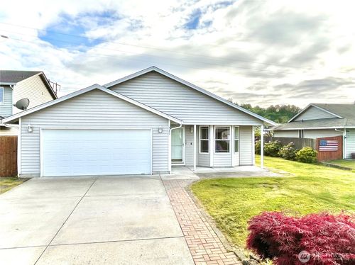 123 Chickadee Dr, Kelso, WA, 98626-5801 | Card Image