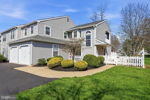 628 Rose Hollow Dr, YARDLEY, PA, 19067-6330 | Card Image