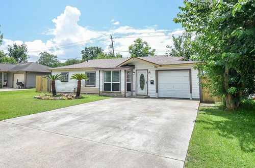 2110 Pickerton Dr, Deer Park, TX, 77536-5840 | Card Image