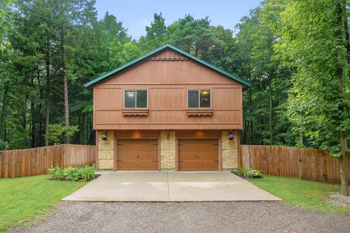 55800 30th St, Paw Paw, MI, 49079-9404 | Card Image