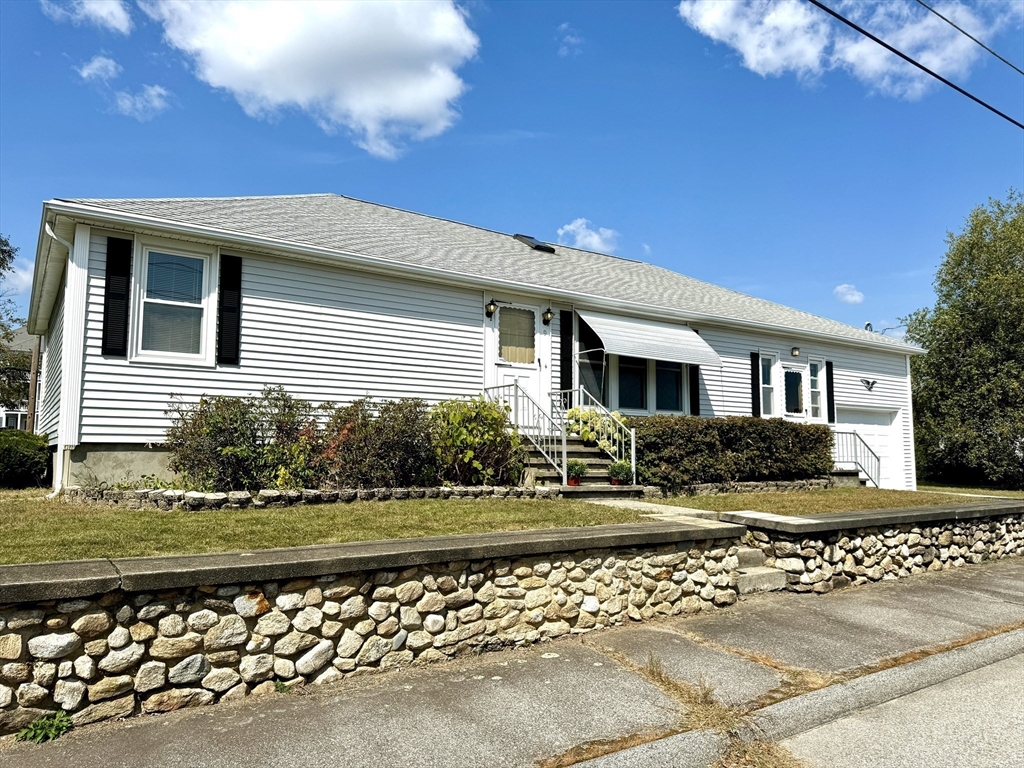 Sibley Ave, Webster, MA 01570