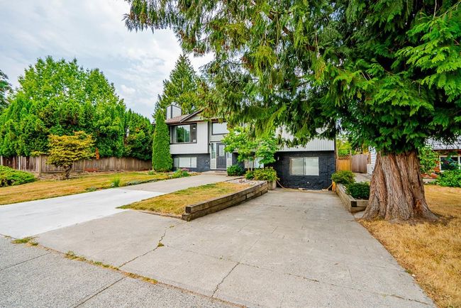 9402 212 Street, House other with 5 bedrooms, 4 bathrooms and 2 parking in Langley BC | Image 4