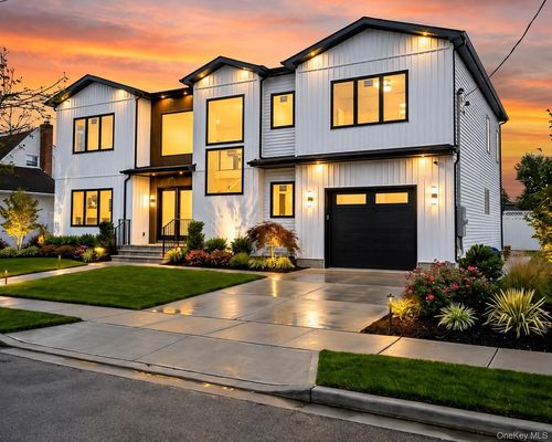 1025 Mirabelle Ave, Westbury, NY, 11590-5505 | Card Image