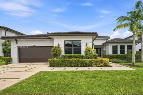 8875 Nw 161st Ter, Miami Lakes, FL, 33018-1418 | Card Image