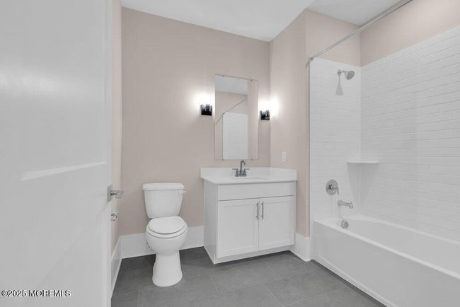 guest full bathroom | Image 17
