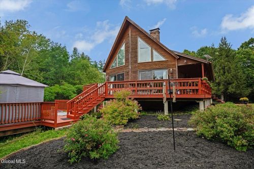 83 Stoddard Rd, Hampton, NY, 12837-2518 | Card Image