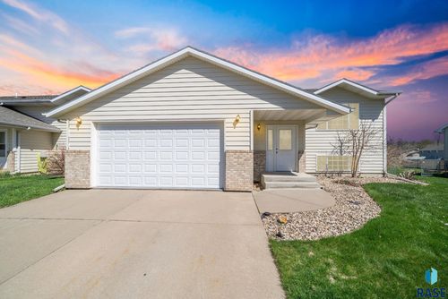 4116 W Newcomb St, Sioux Falls, SD, 57106-5746 | Card Image