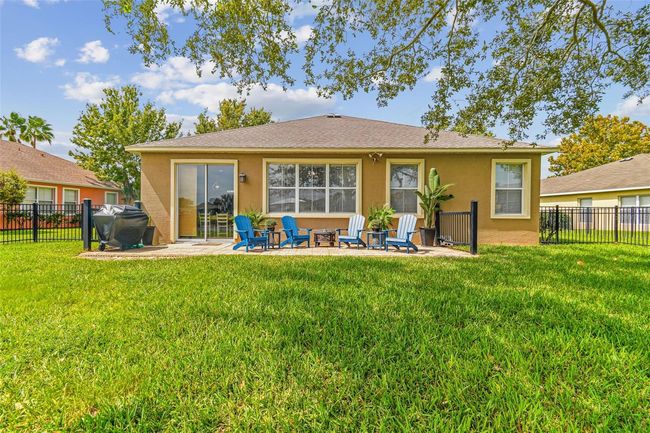 Beautiful 10 x 30 pavered patio! | Image 29