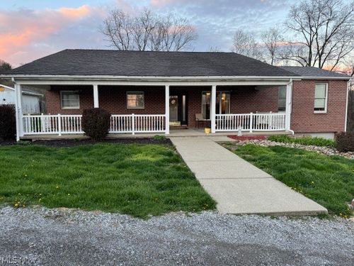 279 Virginia Ave, Wellsburg, WV, 26070-2629 | Card Image