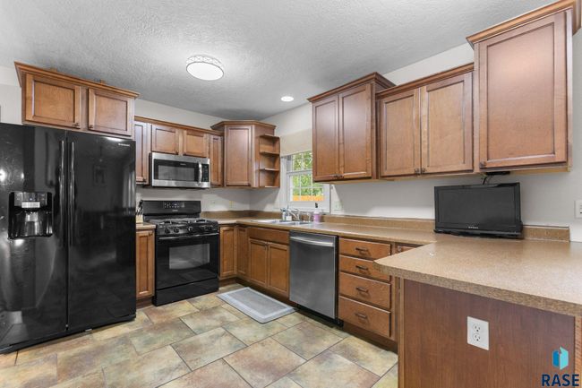2424 S Main Ave, House other with 4 bedrooms, 3 bathrooms and null parking in Sioux Falls SD | Image 11