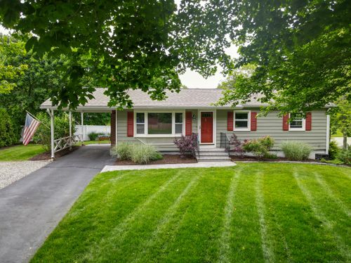 10 Carriage Hill Dr, Niantic, CT, 06357-1302 | Card Image