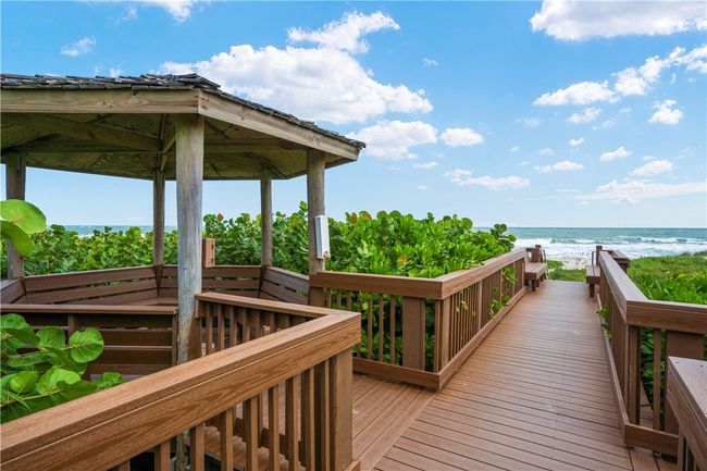 APT-9-5 - 5051 N Highway A1a, House attached with 2 bedrooms, 2 bathrooms and null parking in Hutchinson Island FL | Image 32
