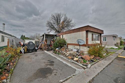 40-2622 Falcon St, White City, OR, 97503-1301 | Card Image