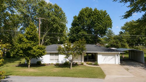 720 Sheridan Dr, Benton, IL, 62812-1046 | Card Image