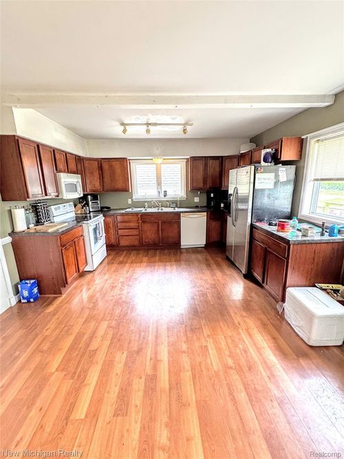 5271 Isles Rd, Brown City, MI, 48416-8645 | Card Image